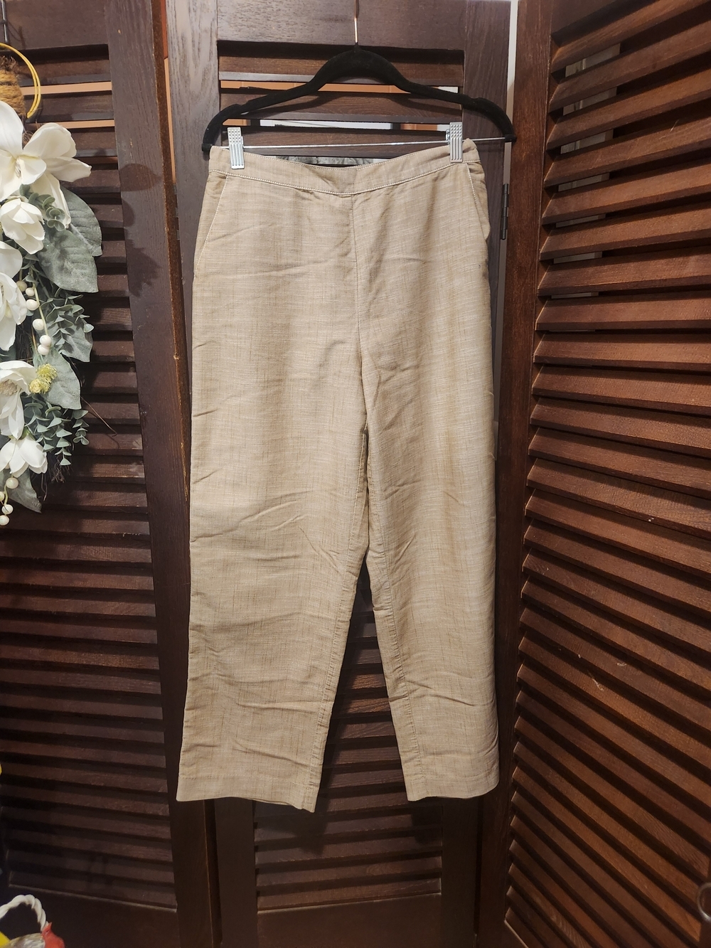 Alfred Dunner Beige Cropped Women's Pants